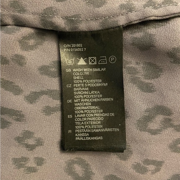 H&M animal print tunic top in EUC. Size 8 womens - Picture 9 of 9